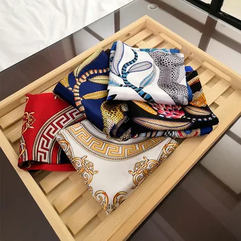 

Women's 2019 spring and summer wild altar table print 53*53cm retro decorative silk scarf