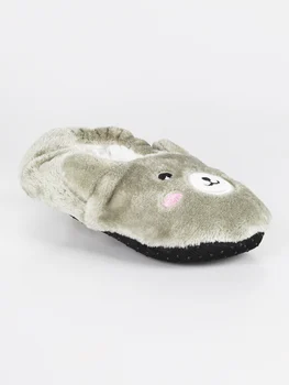 

Slippers closed with embroidery