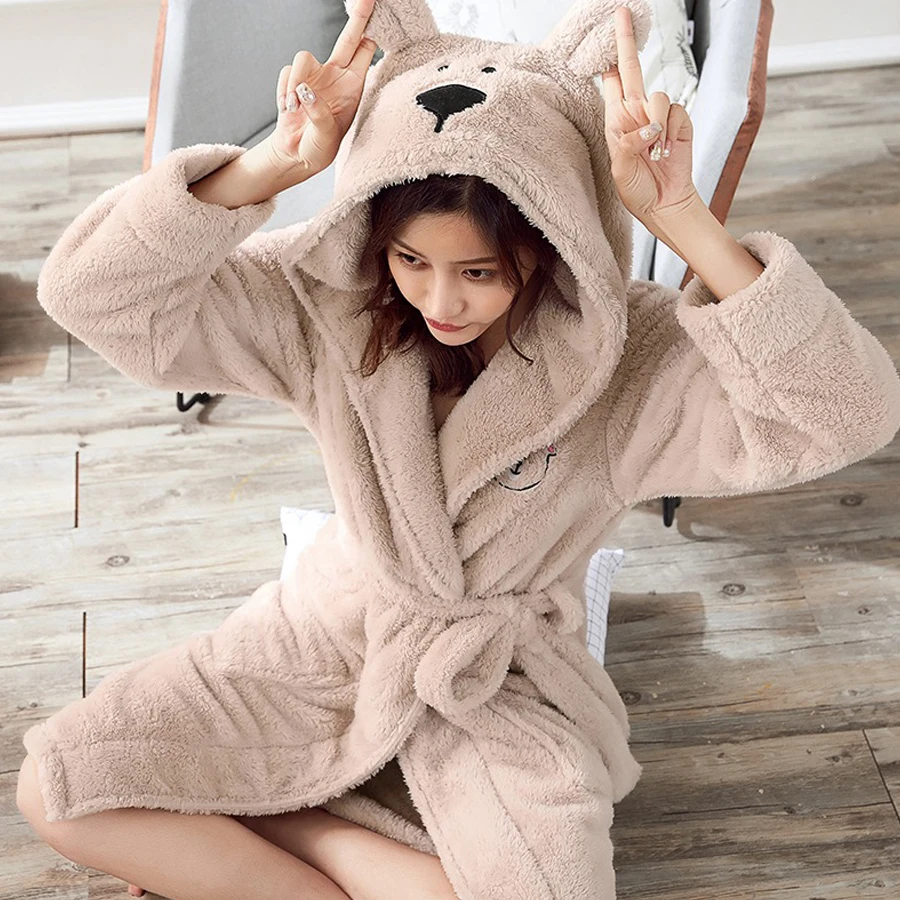 Preise Winter Nette Warme Bademäntel Frauen Cartoon Bär Kaninchen Knie Länge Bad Robe Dressing Plus Größe Weich Kleid Brautjungfer Roben weibliche