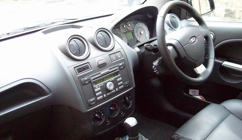 OZGQ Android 7,1 dvd-плеер автомобиля для Ford Fiesta 2002-2008 Экран Авто gps навигации Bluetooth Радио ТВ аудио видео Стерео
