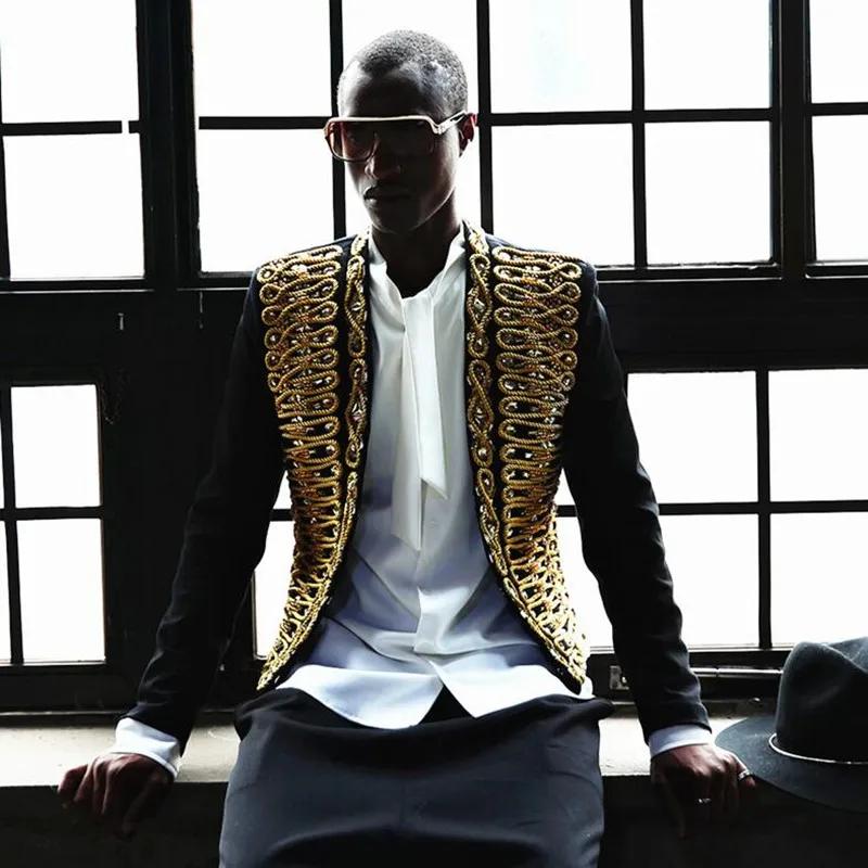 

2018 New clothes fashion Gold wire retro court Embroidered jacket casual slim small Suit the format of Hip Hop costumes singer