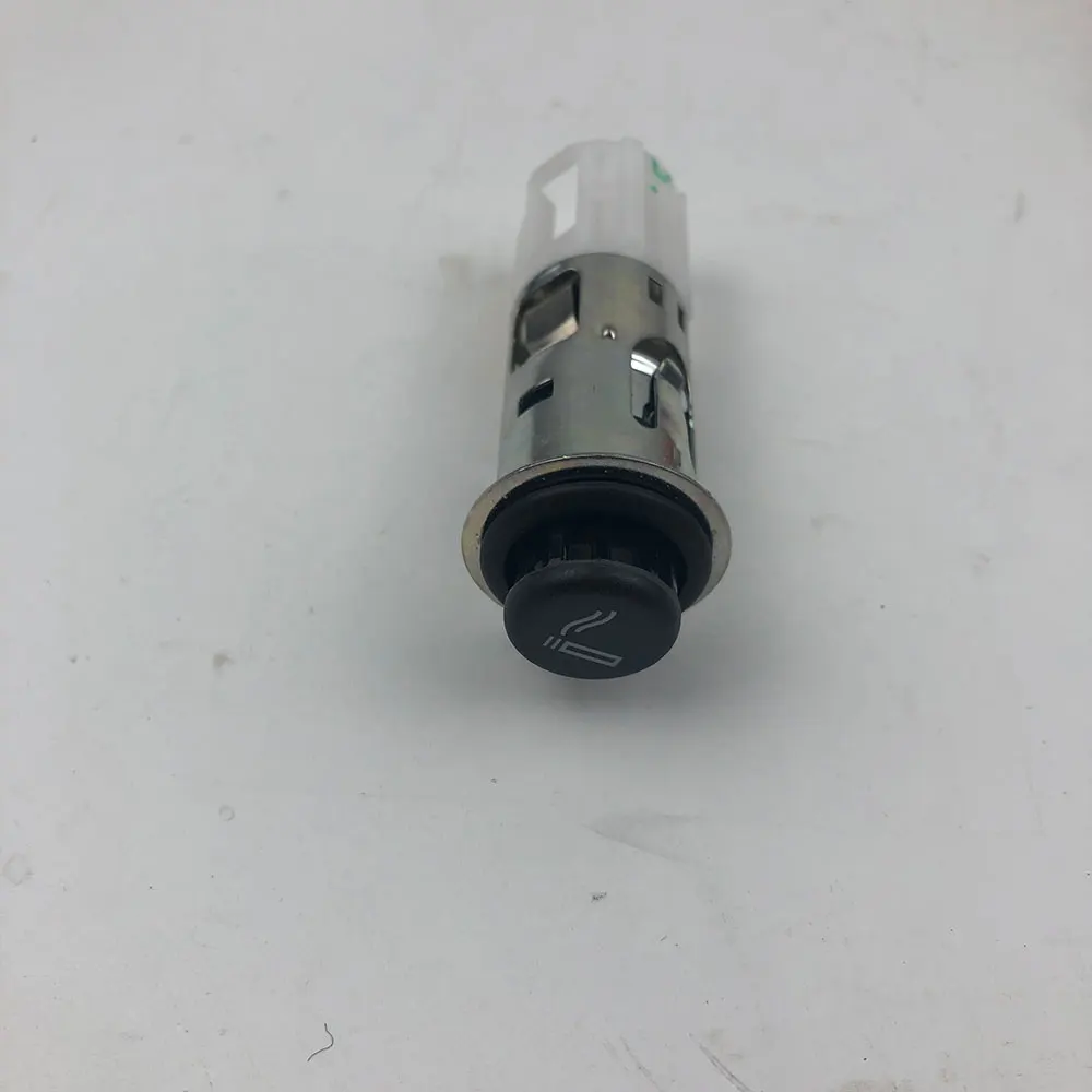 Прикуриватель SMCL в сборе для VW BEETLE Polo Passat Golf Tiguan AUDI A2 SKODA OCTAVIA ROOMSTER 1J0919309 1J0 919