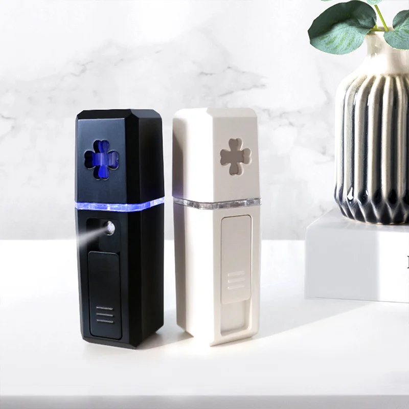 

Lightweight Lipstick Humidifier Moisturizing Aroma Diffuser Portable Gifts Face Humidifier Multi-Function Face Care Dorpshipping