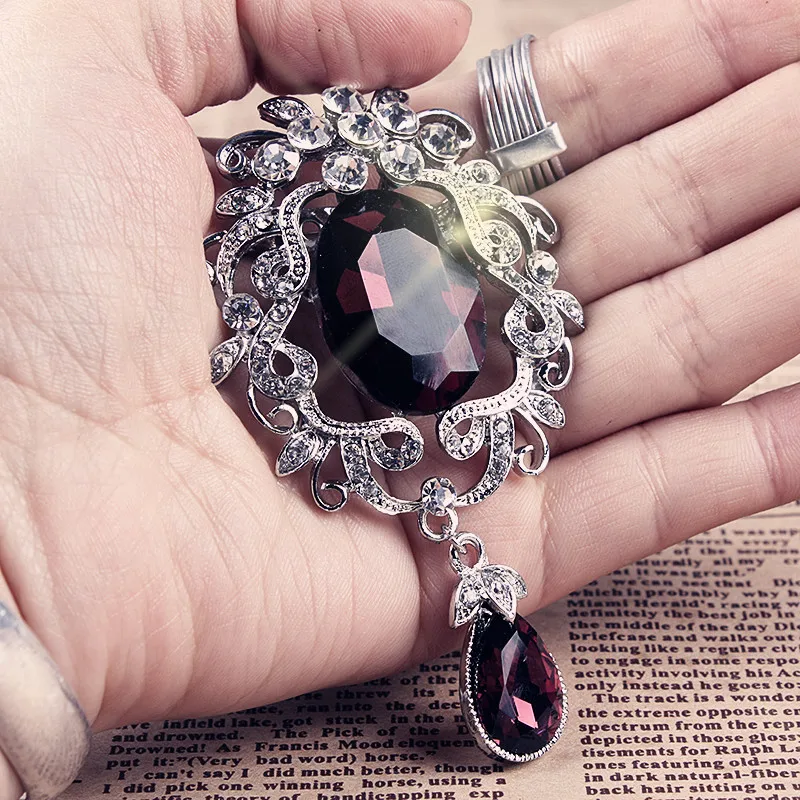 

New Free Shipping fashion casual Men's male WOMAN female Three color Poirot married BOLO TIE tie Headdress wedding collar pin