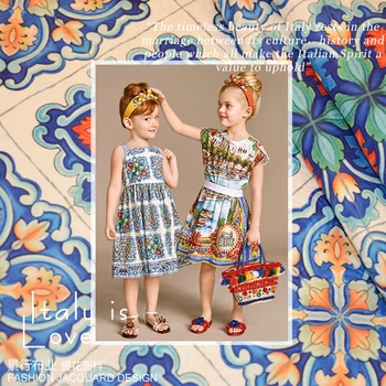 

145cm wide high-grade jacquard bottom with blue and white porcelain fabrics Europe and the United States big D dress dress fabri