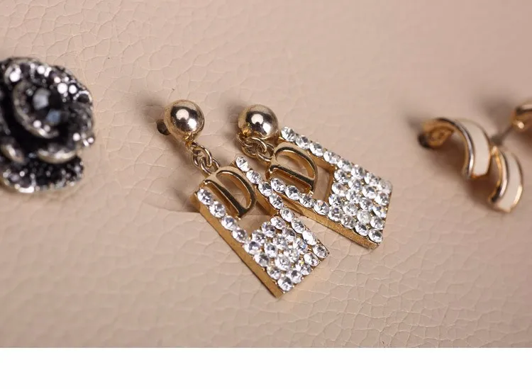 2507564056_946468088