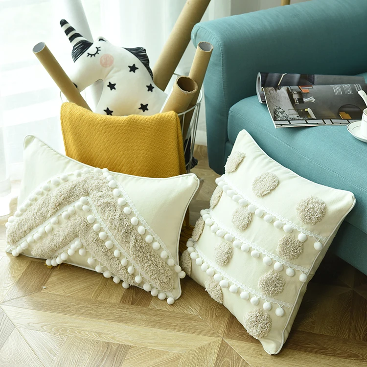 

Luxury Home Decor Handmade Embroidery Pillow Cover Circle With Pompom Cushion Cover Decorative Pillow Case Pillow Sham 45x45cm
