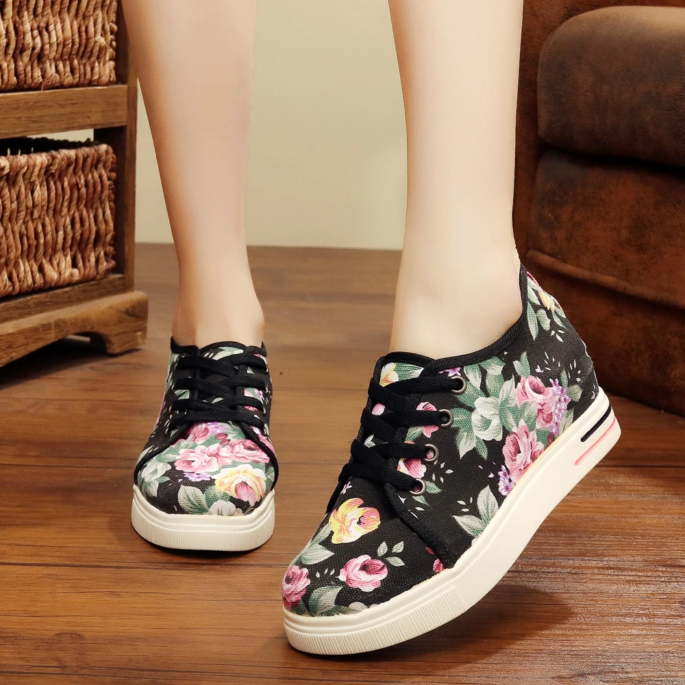 Chinese Women Old Peking Shoes New 2018 Spring Casual