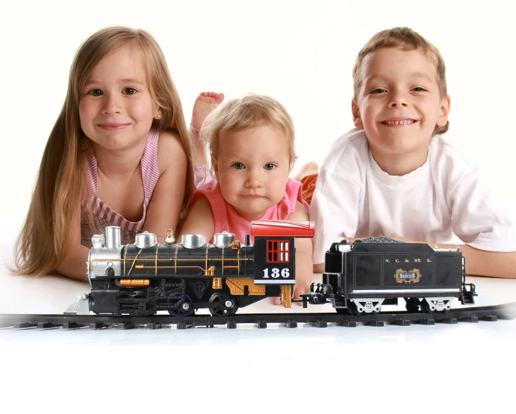 Горячие Классические игрушки на батарейках железнодорожный поезд Электрические игрушки железнодорожная машина со звуком и светильник и курительная железная дорога детские игрушки
