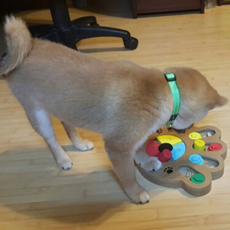 Comprar 1 Uds. Juguetes de rompecabezas para perros huesos huella de patas de madera divertido alimentación multifunción juguetes interactivos para perros para gatos alimentador de mascotas educativo