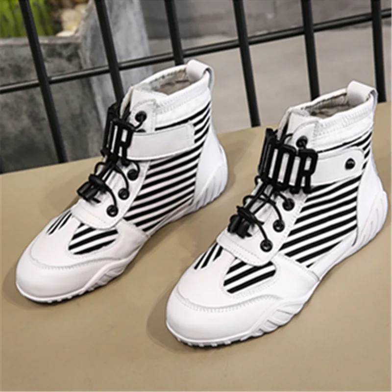

2019 Spring and Autumn womans shoes New Short Barrel Martins Flat Bottom Boot Students Joker Korean version high boots Yasilaiya