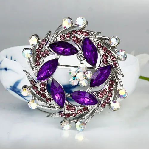 Cheap Brooches Crystal Flower Rhinestone Women Brooches for weddingin