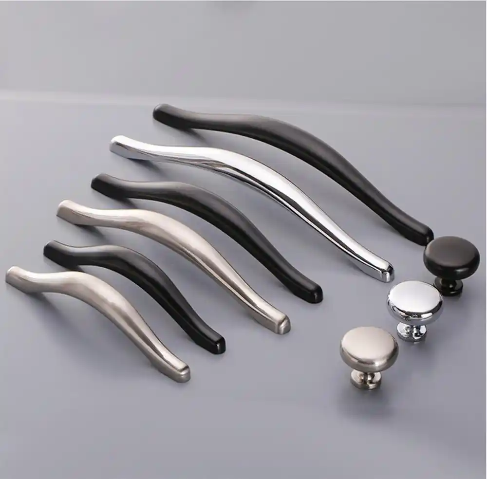 Kk Fing حديثة من مادة الكروم سبائك الزنك مقابض للخزانة مقابض أدراج المطبخ دولاب باب خزانة ملابس تسحب الأثاث مقبض الأجهزة Leather Bag