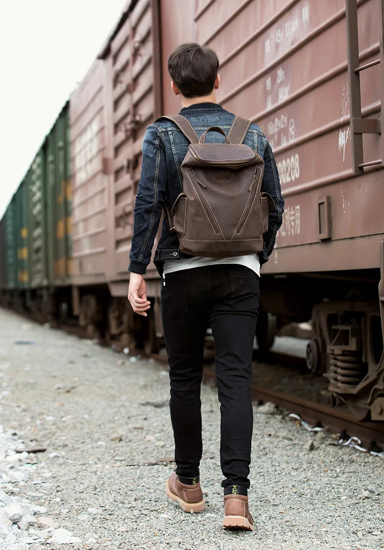 Outdoor Model Show of Woosir Large Vintage Leather Backpack