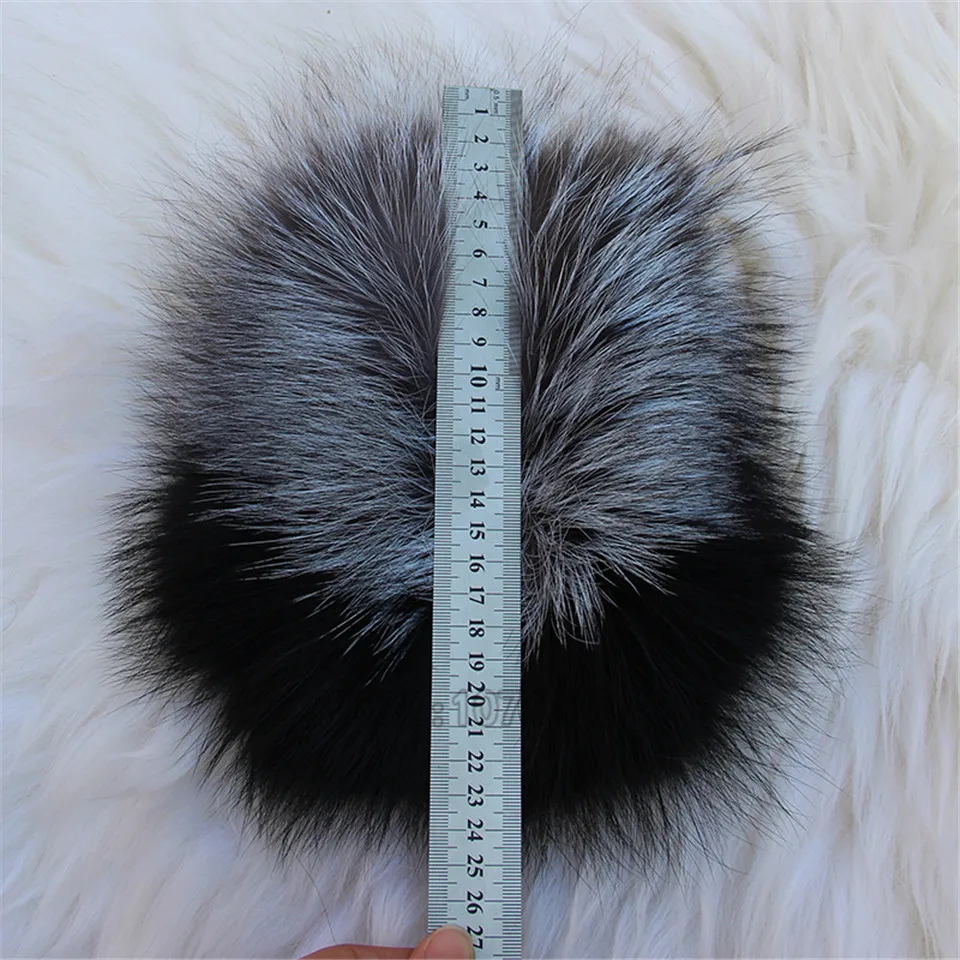 Зимнее женское пальто из натурального меха лисы со съемным карманом
