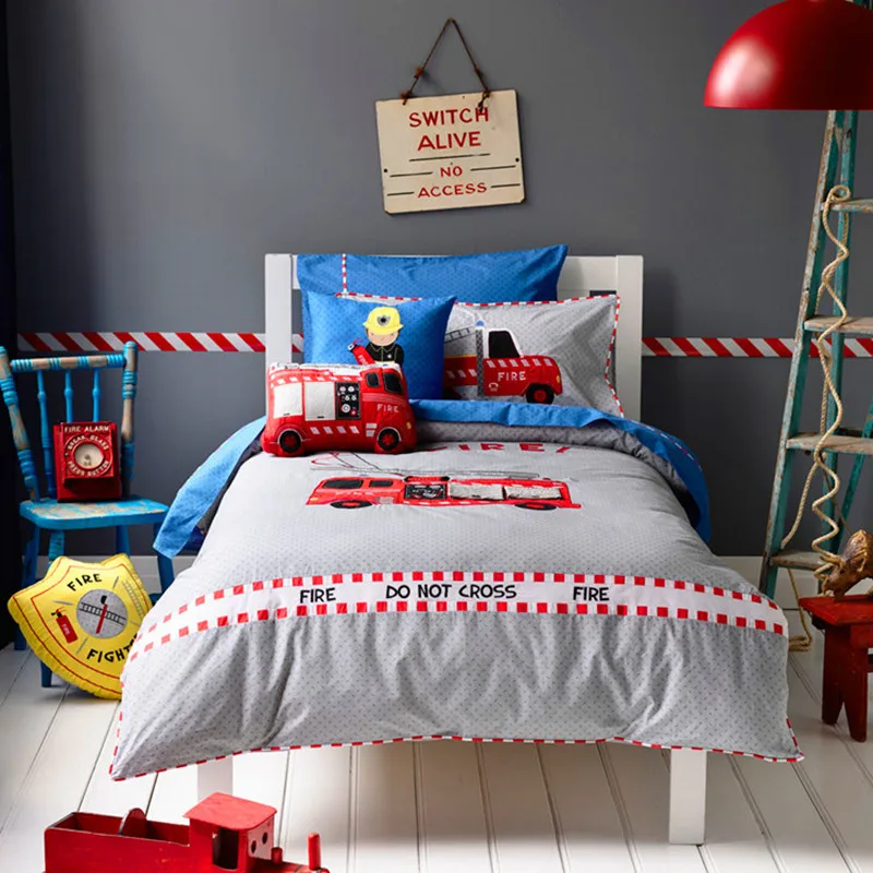 

Free shipping fire fighting truck bedding set children cartoon fire engine patchwork applique embroidery inferno home textile