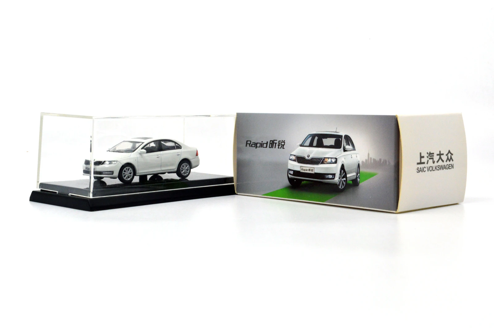 1:64 1/64 1 64 SVW Skoda Rapid 2013 белый литой игрушечный автомобиль оригинальные
