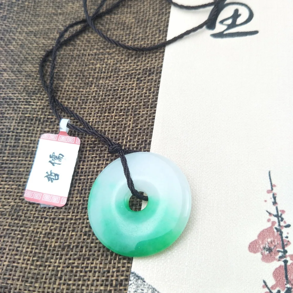 Zheru Jewelry Pure Natural Jadeite Two-Color Iced Donuts with Simple Black Rope Chain Give Class A National Certificate
Zheru Jewelry Pure Natural Jadeite Two-Color Iced Donuts with Simple Black Rope Chain Give Class A National Certificate
