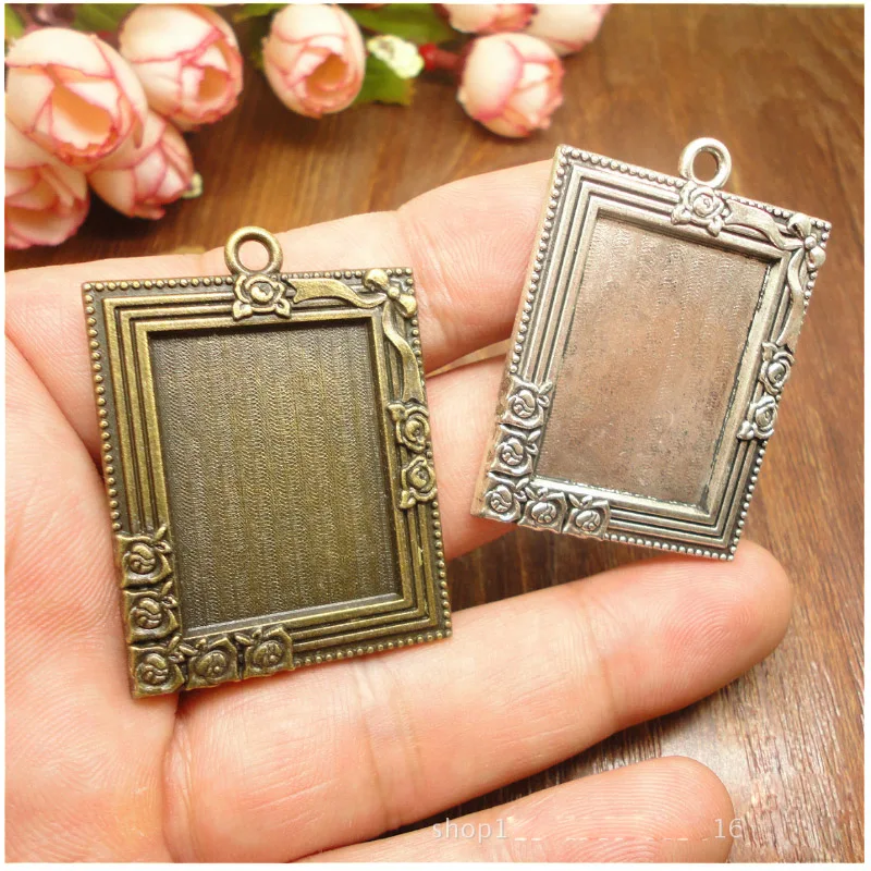 

Retro Antique Bronze MINI Painting Frame Creative Decorative DIY Photo Frame Pendant Home Decoration Parts