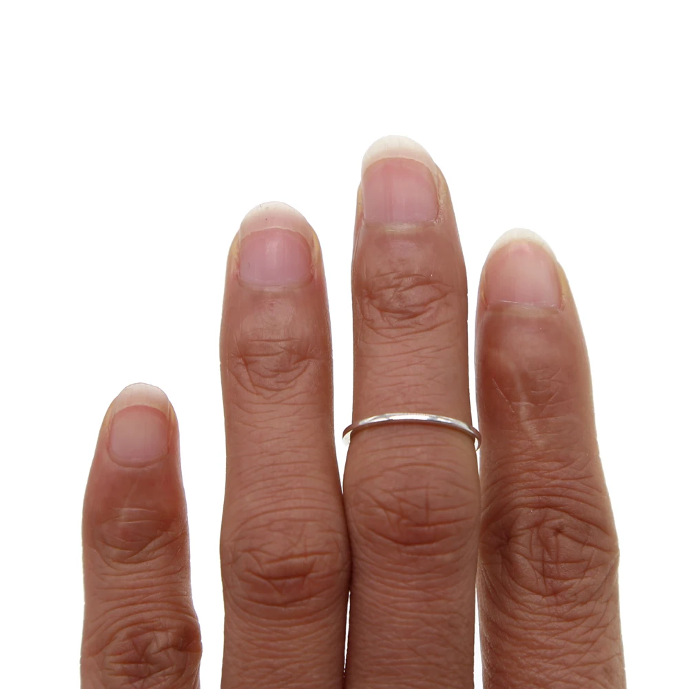 

925 sterling silver classic simple thin band wholesale polished shiny size 4.5 midi knuckle silver ring