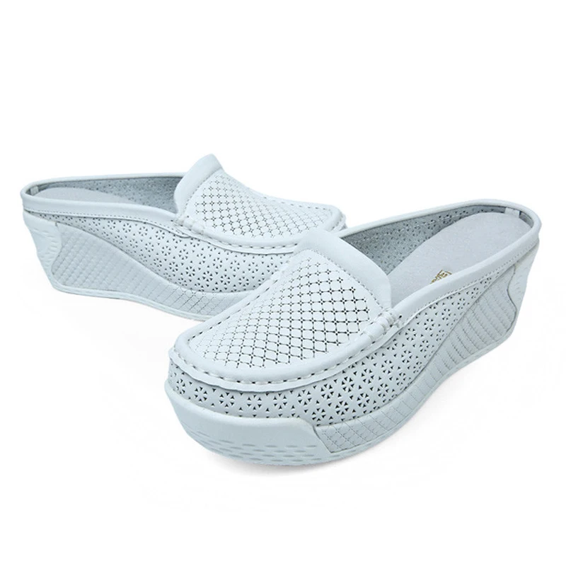 closed toe flip flops