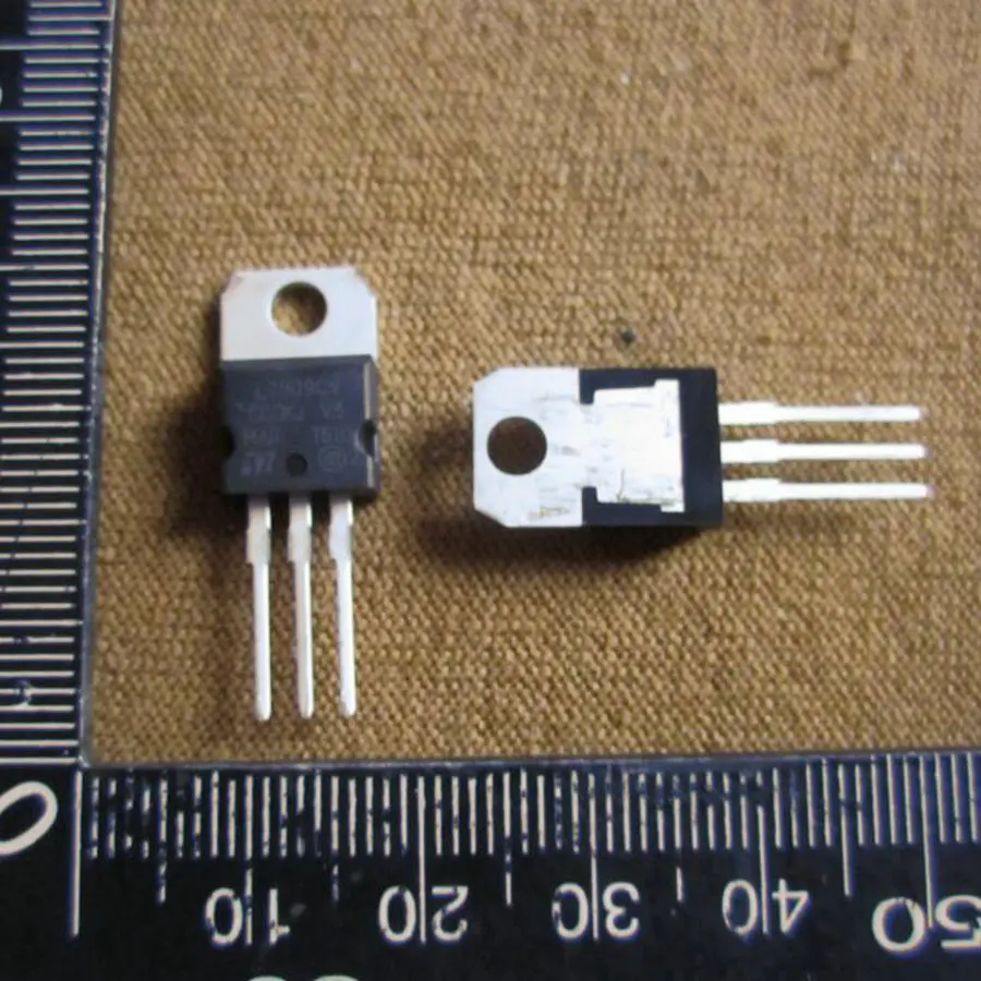#100PCS L7809CV TO220 L7809 TO-220 7809 LM7809 MC7809 new and original IC free shipping20203 | Электронные компоненты и
