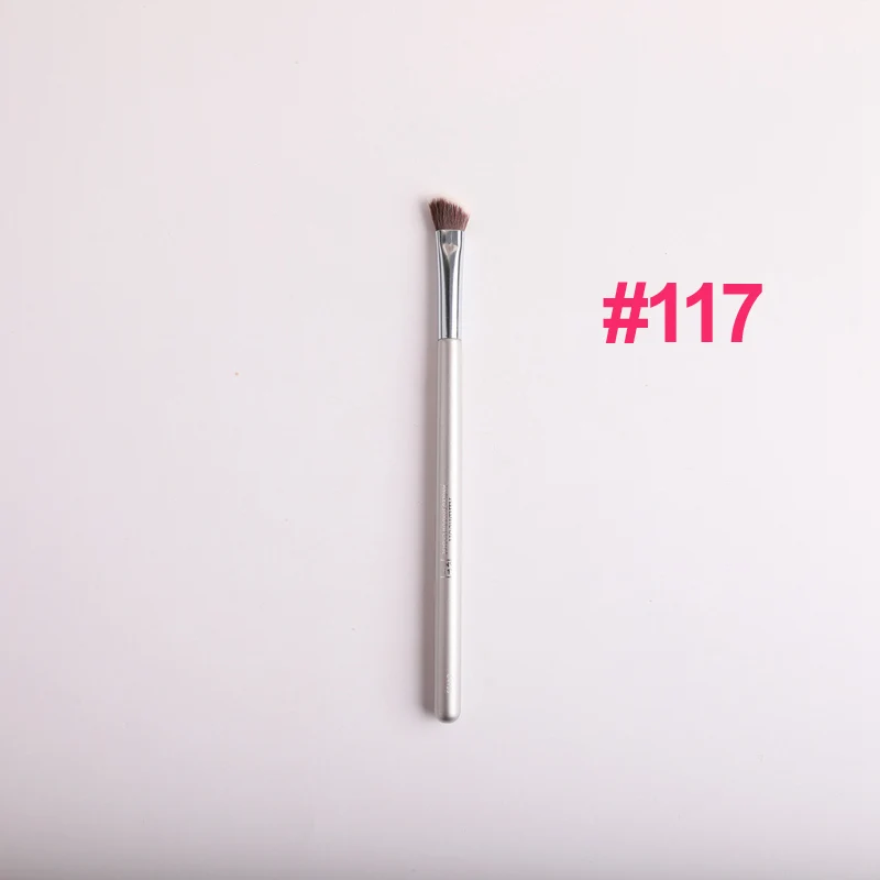 It Cosmetics Airbrush Angled Shadow Crease Brush 117