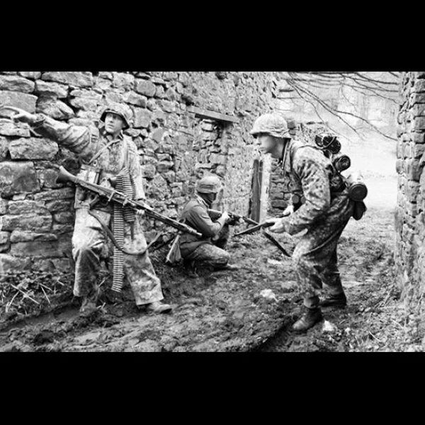 Неокрашенная полимерная фигурка солдат масштаб 1/35|Наборы для сборки моделей| |