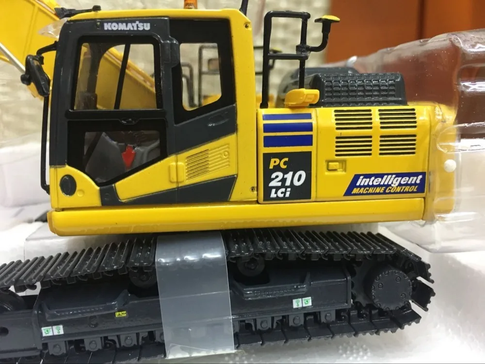 Коллекционная UH8123 1:50 Komatsu PC210LCi 11 IMC издание Гидравлический Экскаватор