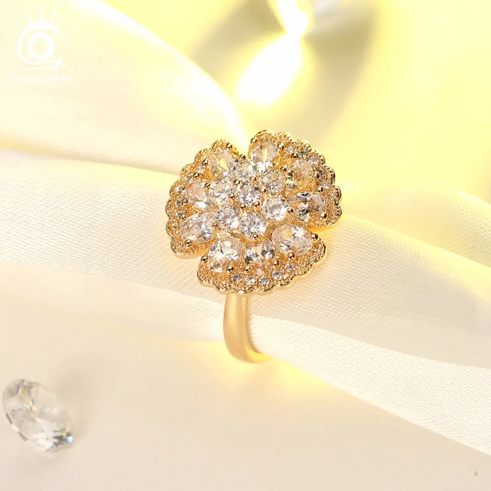 ORSA JEWELS Rings Women Cute Style AAA Cubic Zircon Flower Shape Design Prong Setting Female Finger Ring Luxury Jewelry OMR15