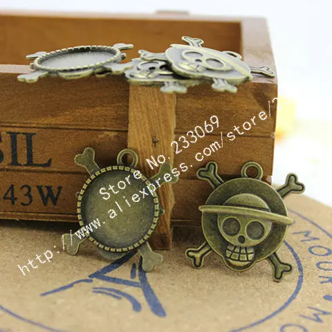 

Free shipping 15pcs Vintage Bronze Metal Cameo Pirate Luffy 20mm Round Cabochon Pendant Settings Jewelry Charms T0033
