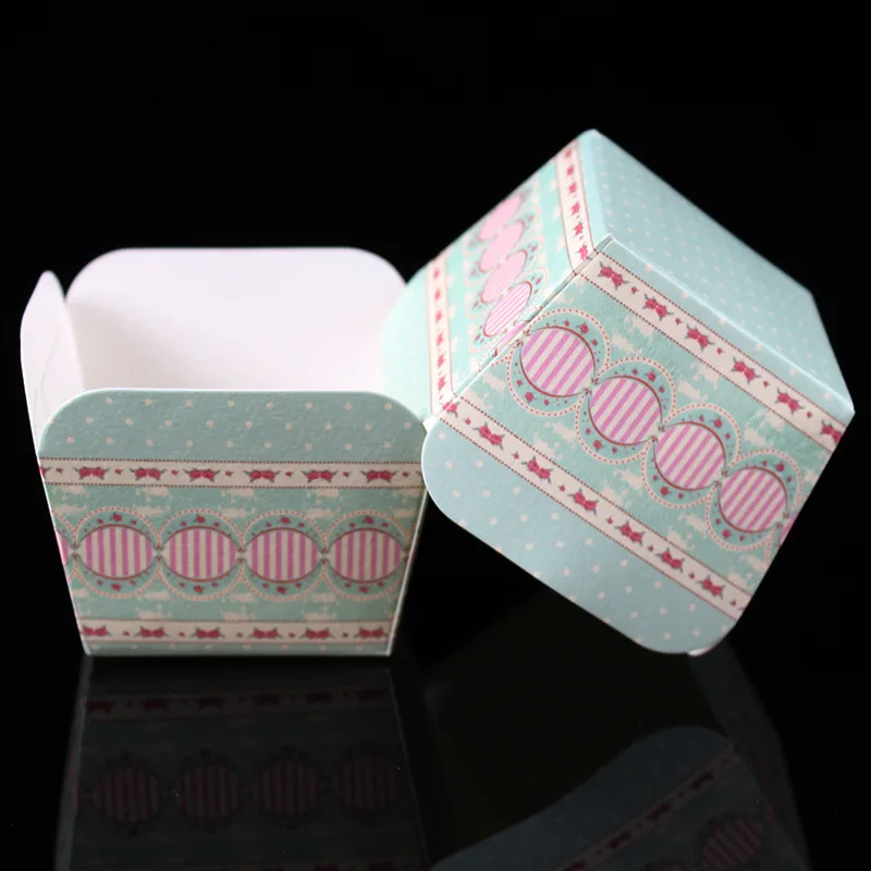 100pcs/lot Green Color Square Paper Cupcake Liners Wrappers Baking Cups