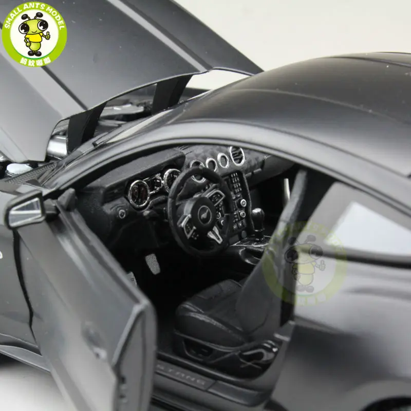 Модель литая автомобиля 1:18 2015 Ford Mustang GT 5 0 для подарков коллекция хобби матовый