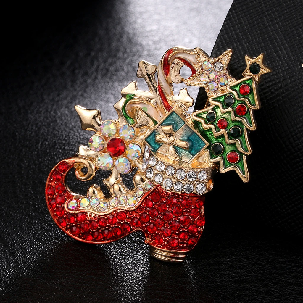 Christmas Wreath Boot Elk Carriage Red Green Rhinestone Brooch Pin Xmas Themed Wedding Party Badge
