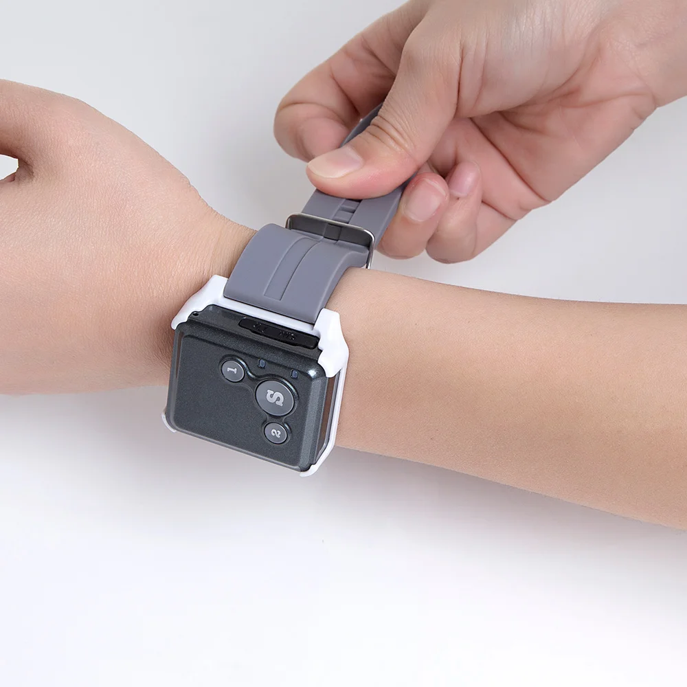 V16 MiNi GPS Tracker V18 LBS GPRS SMS GSM Locator Mobile Phone For Kids Elderly SOS Two Way Talker Communication Vibration Alert