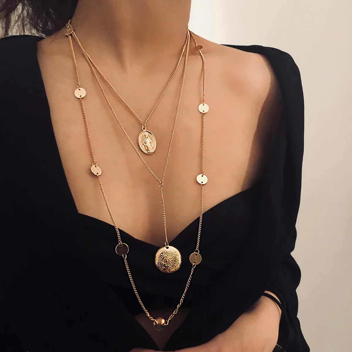 

Punk exaggerated alloy multilayer Necklace retro sequins Notre Dame alloy Pendant Necklace