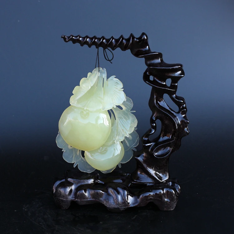 

China handmade jade carving Natural jade gourd pendant ornamental living room decoration crafts