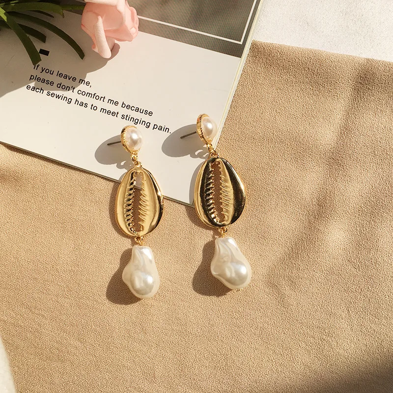 

New Luxury Simulate Pearls Drop Earrings Fashion Gold Color Cowrie Natural Shell Pendientes Earrings 2019 Female Mujer oorbellen