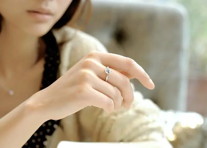 New 2014 Wholesale Love Wedding Ring Silver jewelry Classic Engagement Women 6Claws 6mm AAA Swiss Arrows CZ