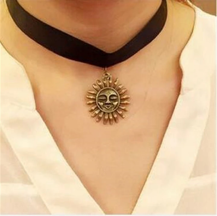 

Wild Free Matte Gold Sun Pendant Necklace For Women Vintage Bohemian Big Round Coin Charm Necklaces Fashion Jewelry