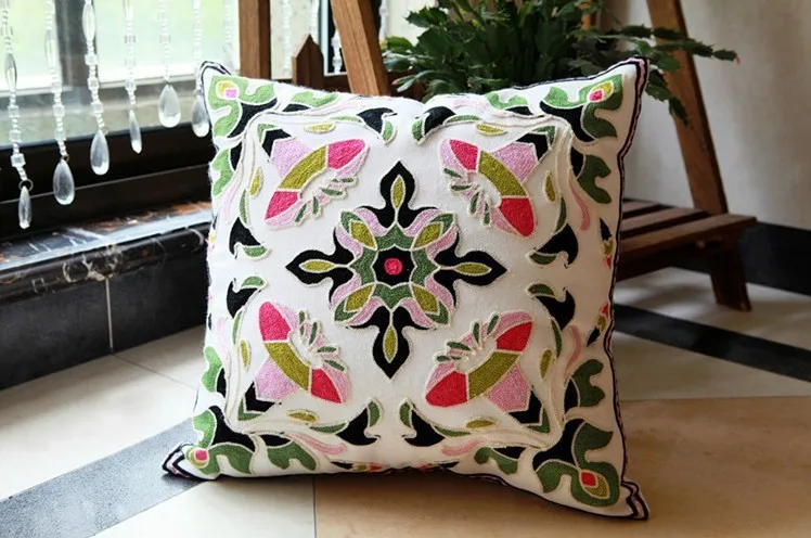 Hot new national style sofa /carcushions Flowers and Fashion Pillows decorate Hand-embroidered almofadas