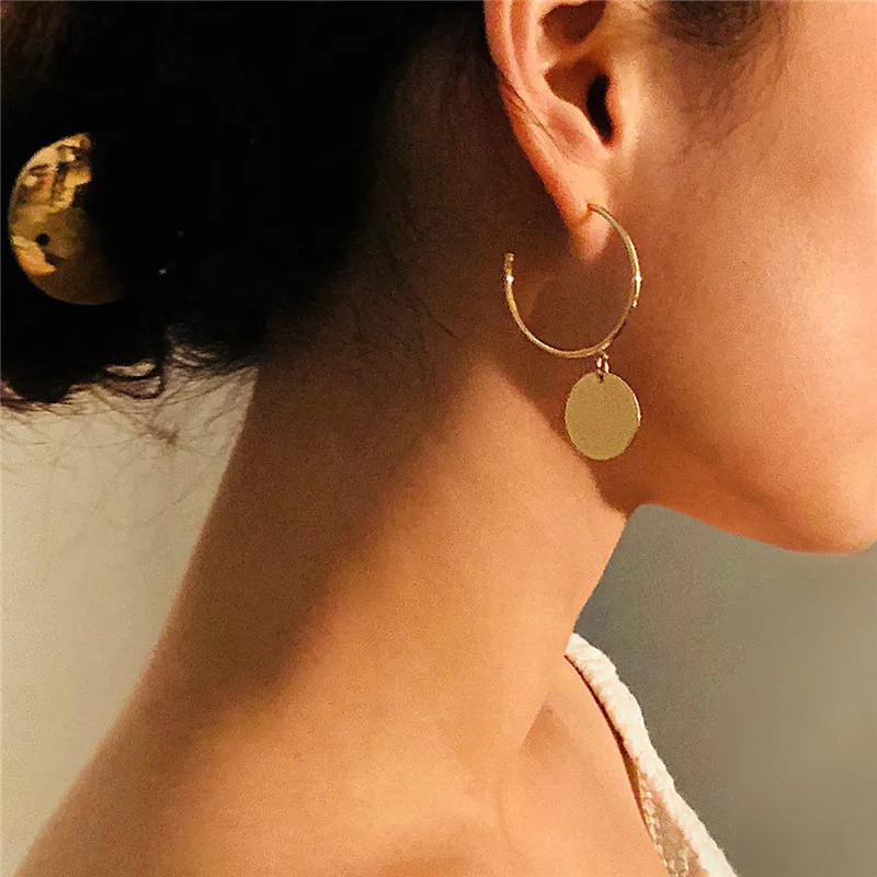 

New Design Minimalism Copper Gold Silver Color Open C Shaped Hoop Earrings with Sequin Pendant Ladies Metallic Small Hoops