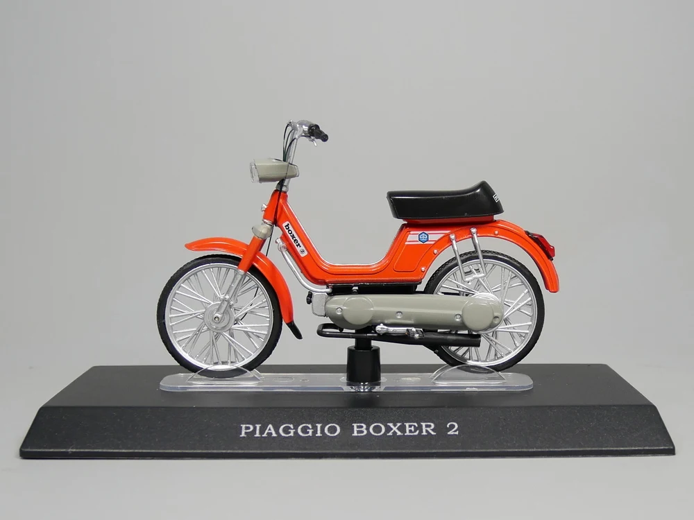 

Auto Inn - 1:18 Scale motorcycle PIAGGIO BOXER 2 Diecast model