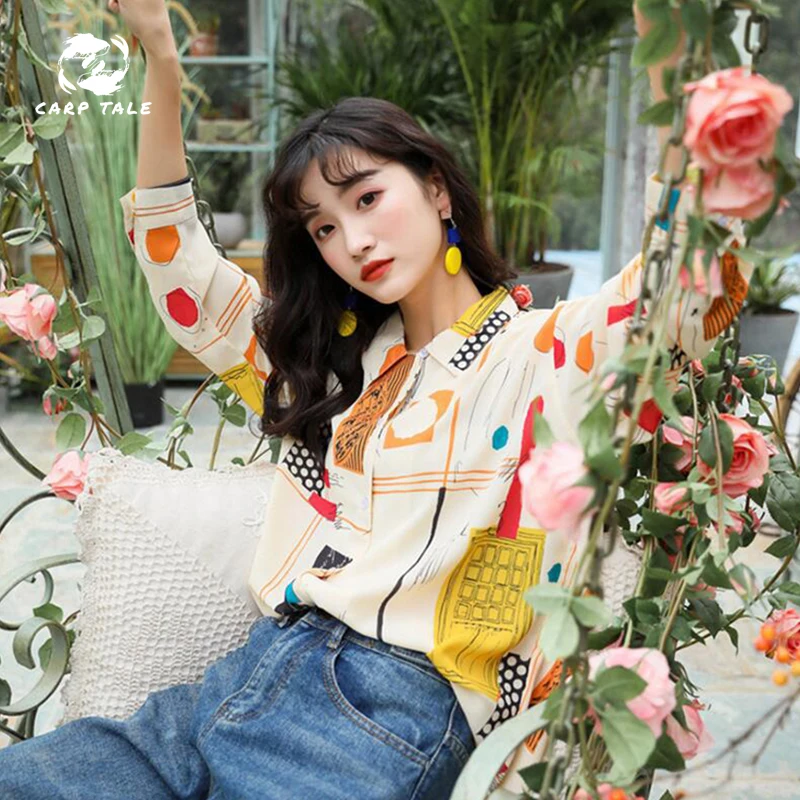 

Korean version of the retro design sense of minority print shirt women 2019 spring new Hong Kong style fashion loose shirt