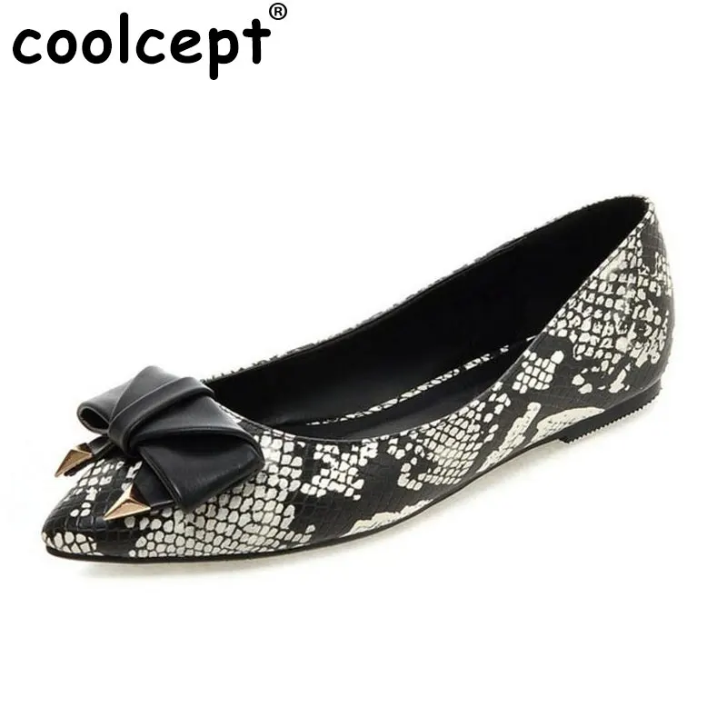 pointed snakeskin flat shoes