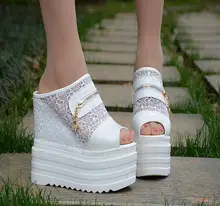 Verão 2018 de Alta-salto alto Chinelo Inclinação Com sapatos de plataforma Feminino Verão Grosso-sola Água Aumento Sexy boca de Peixe legal arrastar fem