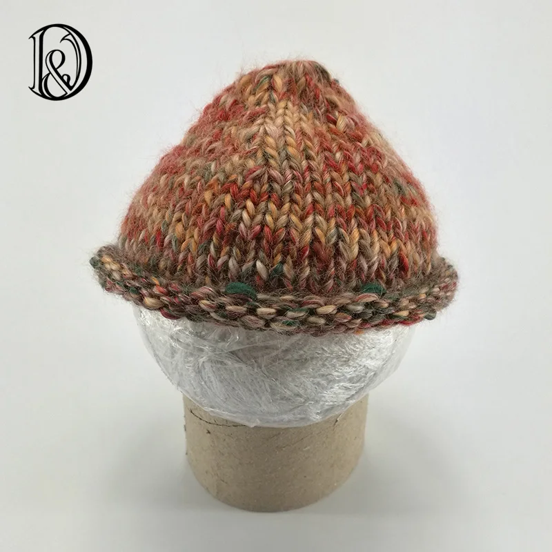 

Clearance! Randomly send (Buy one and get one free) Hand knit Newborn Cap for Both Boy and Girl Baby Photography Props
