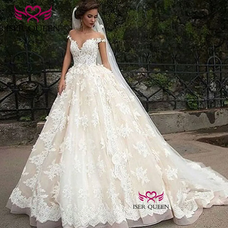 

Sheer Neck Dubai 2019 Wedding Dress Ball Gown Plus Size Lace Appliques Custom Made Vintage Wedding Gowns Court Train W0494