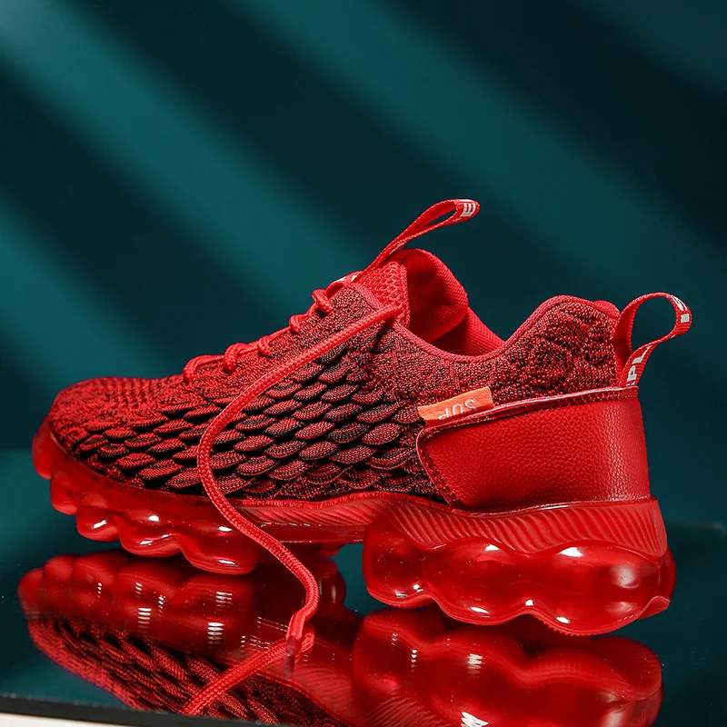 

New Design Youth Trend Running shoes Men Breathable Flying weaving Mesh Sneakers Boy High Quality Soft Jogging Sports shoes Hot