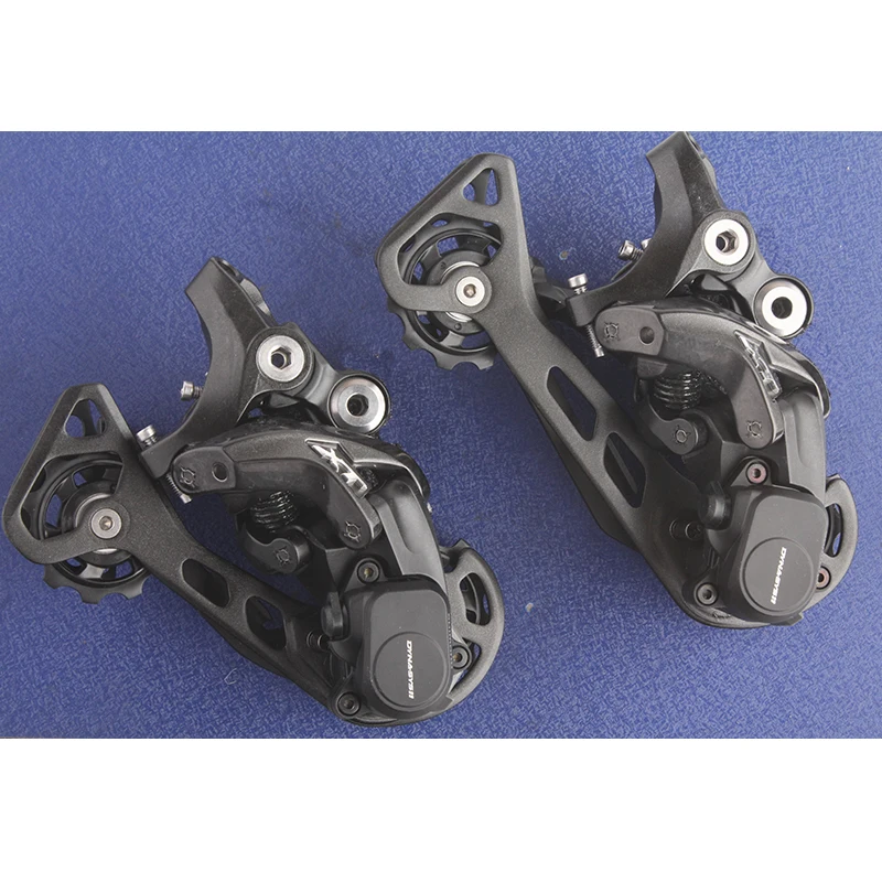 

SHIMANO DEORE XT RD M8000 Long & Middle Cage 11S Speed Rear Derailleur Shadow + / Locking Button